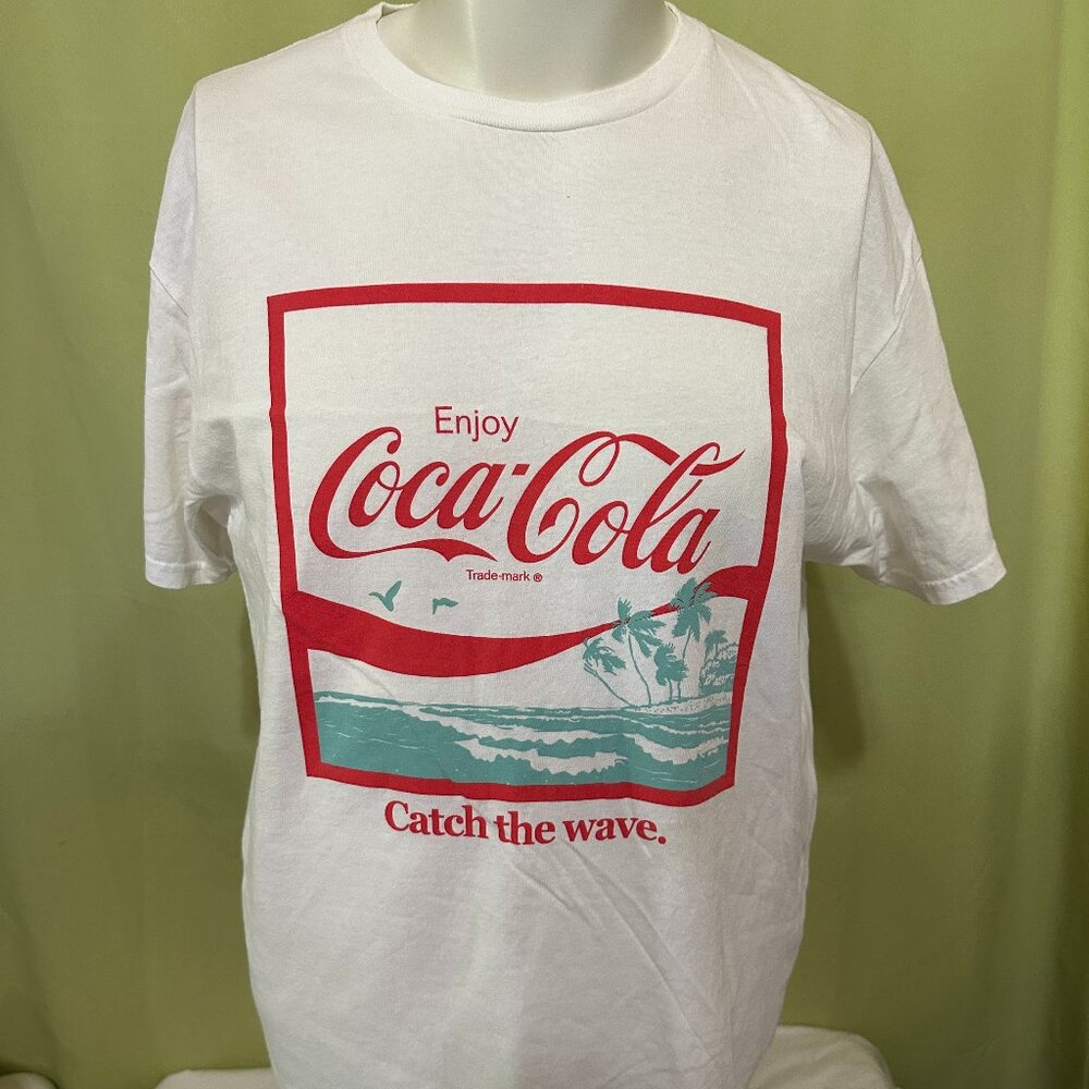 Coca Cola Catch the Wave Beach Palm Trees Men's White T Shirt Large